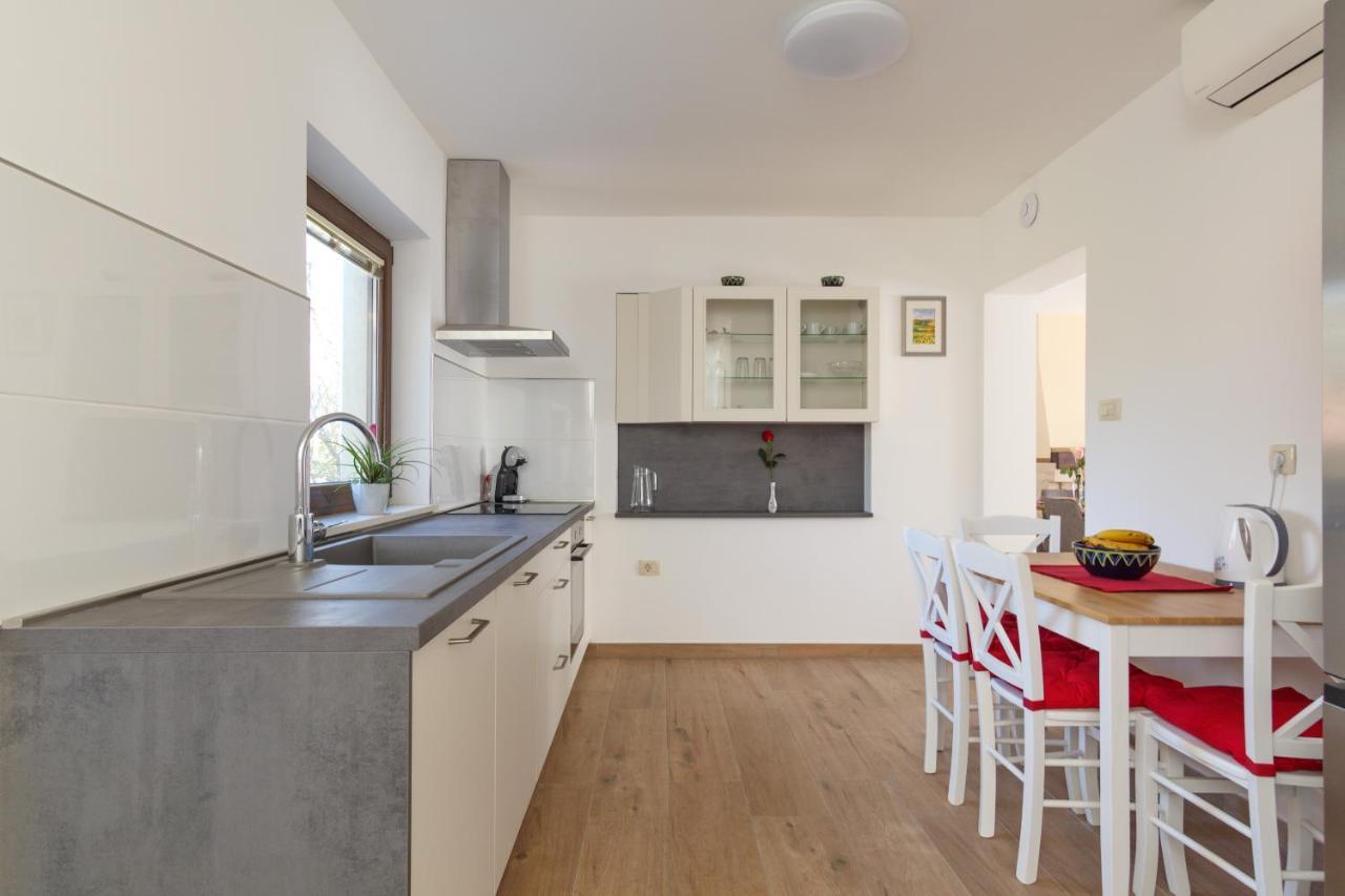 Apartmani Ravan Cernik  Eksteriør billede
