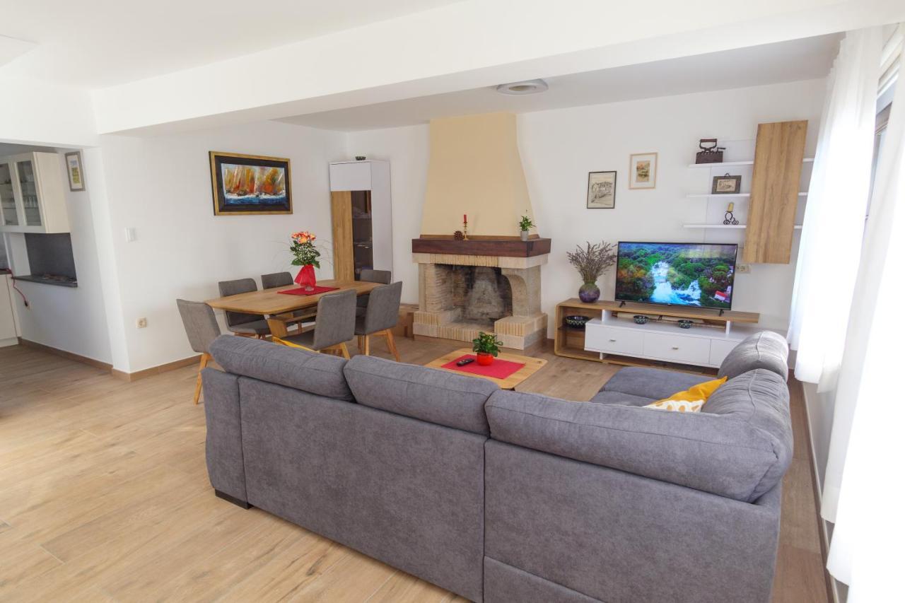 Apartmani Ravan Cernik  Eksteriør billede