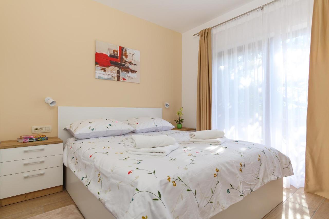Apartmani Ravan Cernik  Eksteriør billede